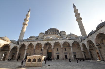 S leymaniye Mosque - Courtyard3